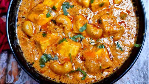 Kaju Paneer Masala (GF) in Masala Munchies